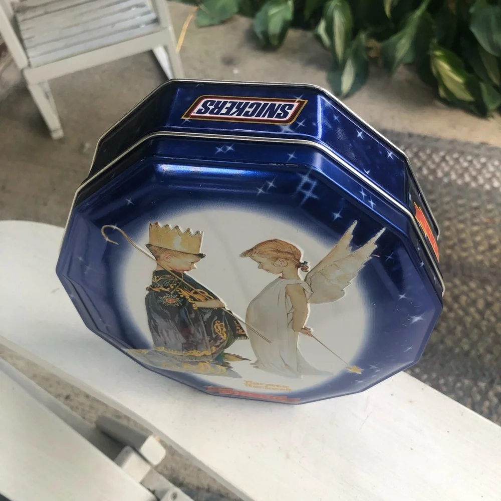 Vintage 2002 Norman Rockwell Christmas Tin